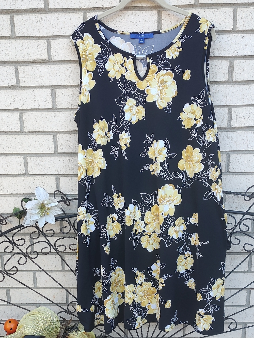 Yellow 🌼 dress By APT. 9 - Picture 5 of 9